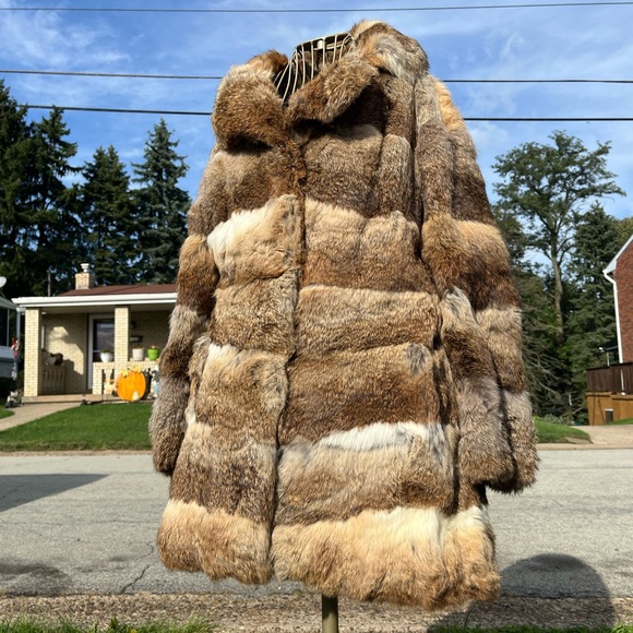 The most absolutely stunning, super soft Fur Coat I’ve ever owned - Picture 8 of 10